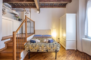 Room - Medieval Studioflat (Bologna)