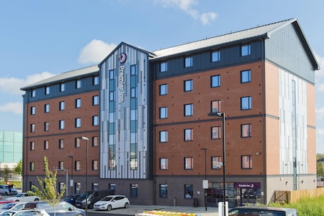 Exterior. Premier Inn Gloucester - Quayside
