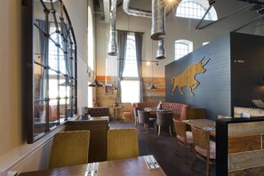 Modern European cuisine - Premier Inn Gloucester - Quayside (Gloucester)