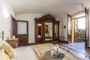Apartamento, 2 quartos | 2 quartos, quartos à prova de som, ferros/tábuas de passar roupa