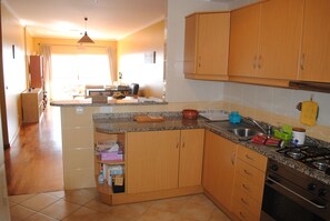 Apartment, 2 Bedrooms, Balcony, Ocean View | Private kitchen