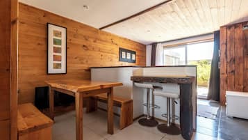 Comfort Suite, 1 Double Bed, Non Smoking | Individually decorated, iron/ironing board, free WiFi, bed sheets