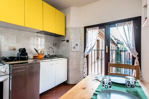 Apartment, 1 Bedroom | Private kitchen