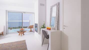 Loft, Sea View | Interior