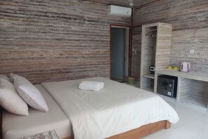 Standard Room | Minibar, free WiFi