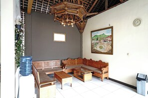 Interior - Saung Balibu Hotel (Lembang)