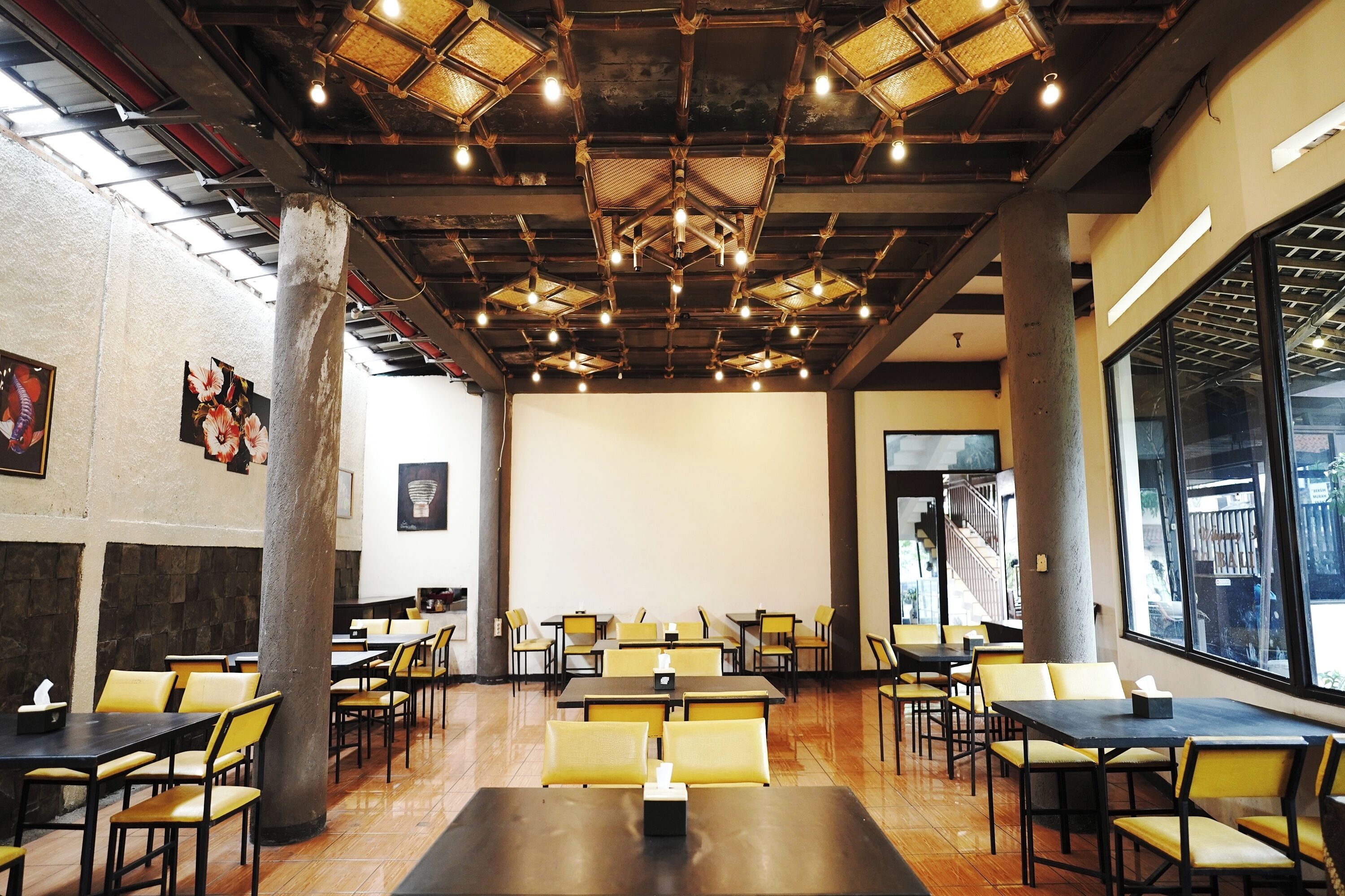 Daily local cuisine breakfast (IDR 100000 per person)