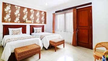 In-room safe, desk, laptop workspace, soundproofing