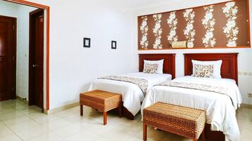 In-room safe, desk, laptop workspace, soundproofing