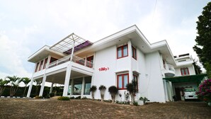 Exterior - Hotel Villa Venety's by Zuzu (Lembang)