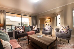 Smart TV de 42 pulgadas con canales por cable, televisión y Netflix 