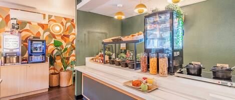 Petit déjeuner buffet servi tous les jours en supplément