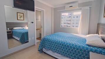 Cortinas blackout, tabla de planchar con plancha y wifi gratis