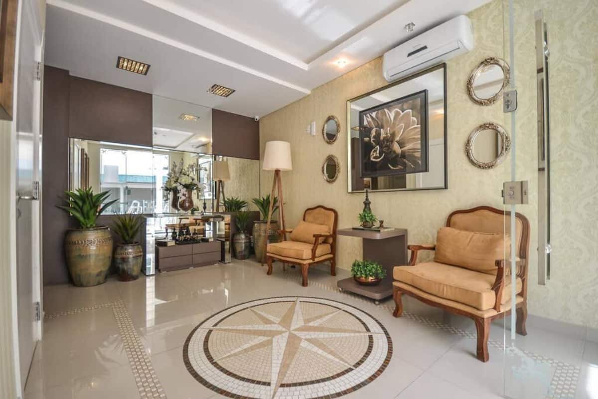 Apartamento básico | Saguão