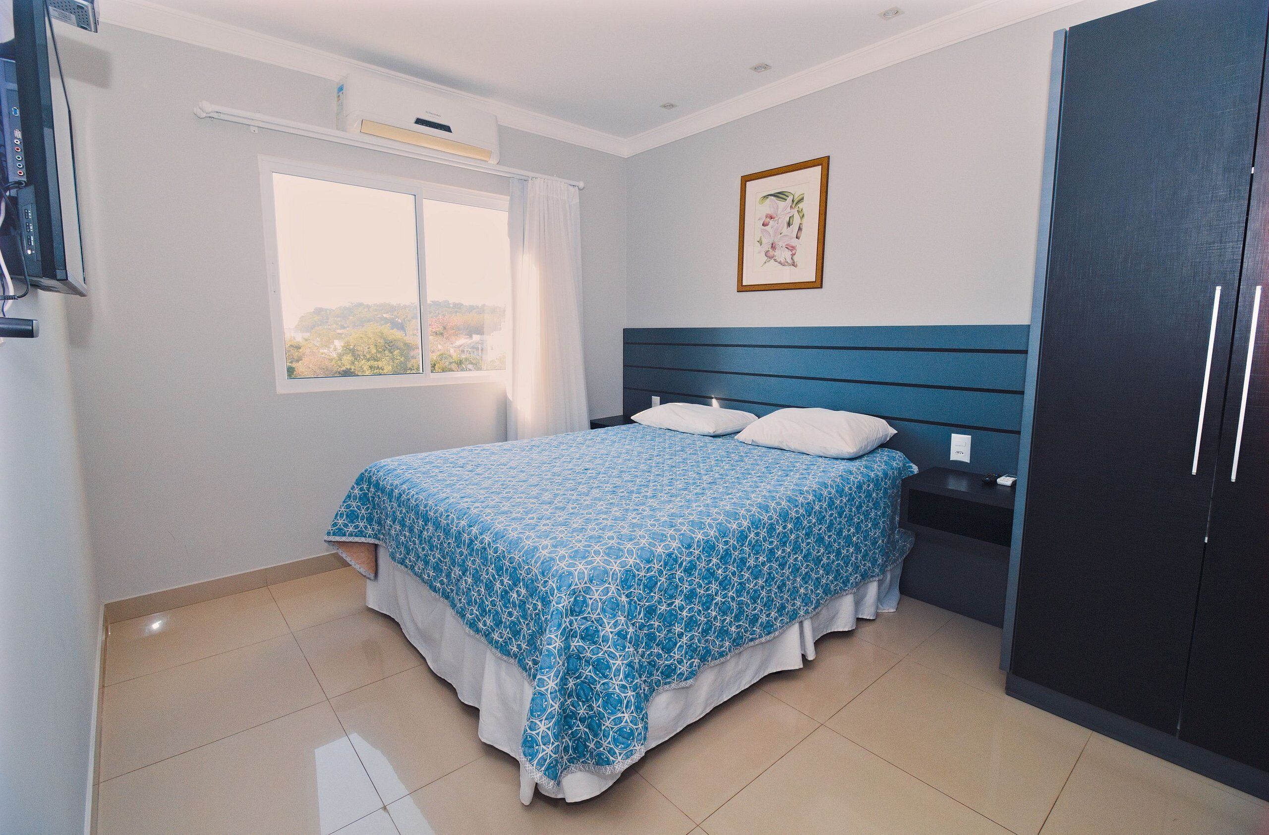 Leilighet – basic | Blendingsgardiner, strykejern/-brett og wi-fi (inkludert)