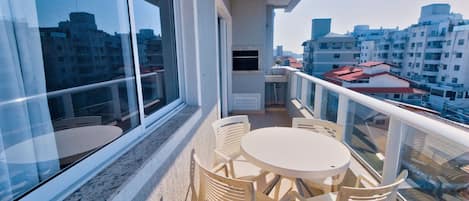 Apartamento básico | Opções para refeição ao ar livre