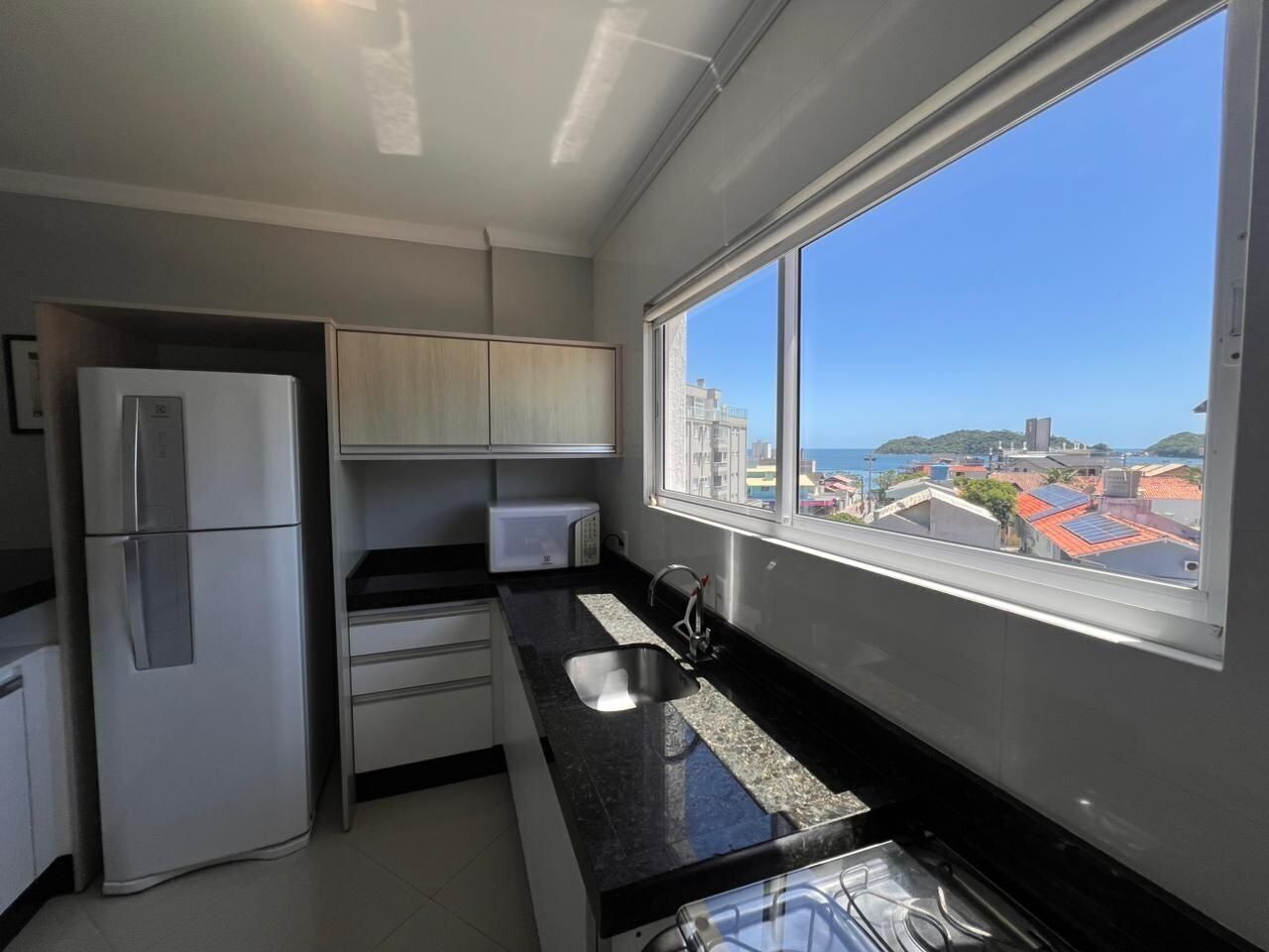 Basic Apartment | Private kitchen | Fridge, microwave, oven, cookware/dishes/utensils