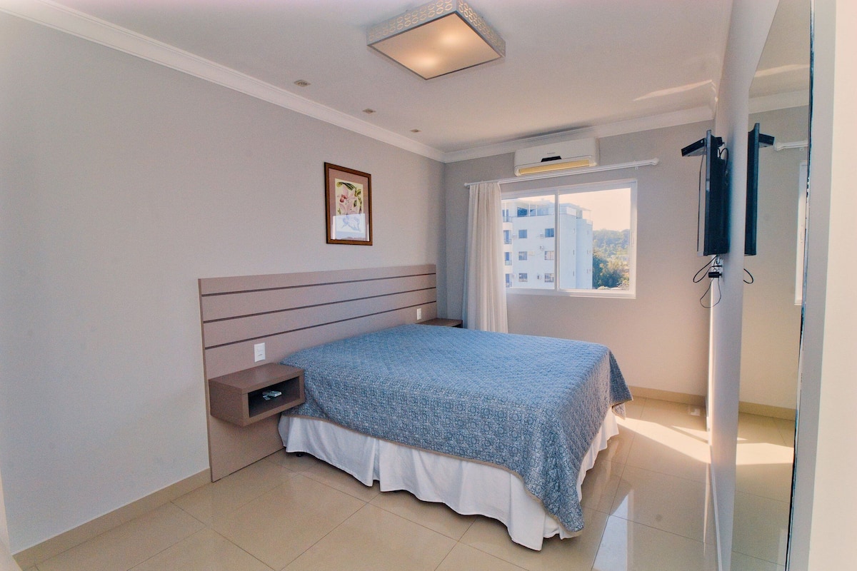 2 bedrooms, blackout curtains, iron/ironing board, free WiFi