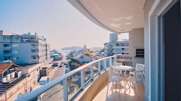 Basic Apartment | Outdoor dining