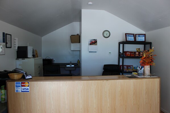 Reception - Welcome Inn (Swan Hills)