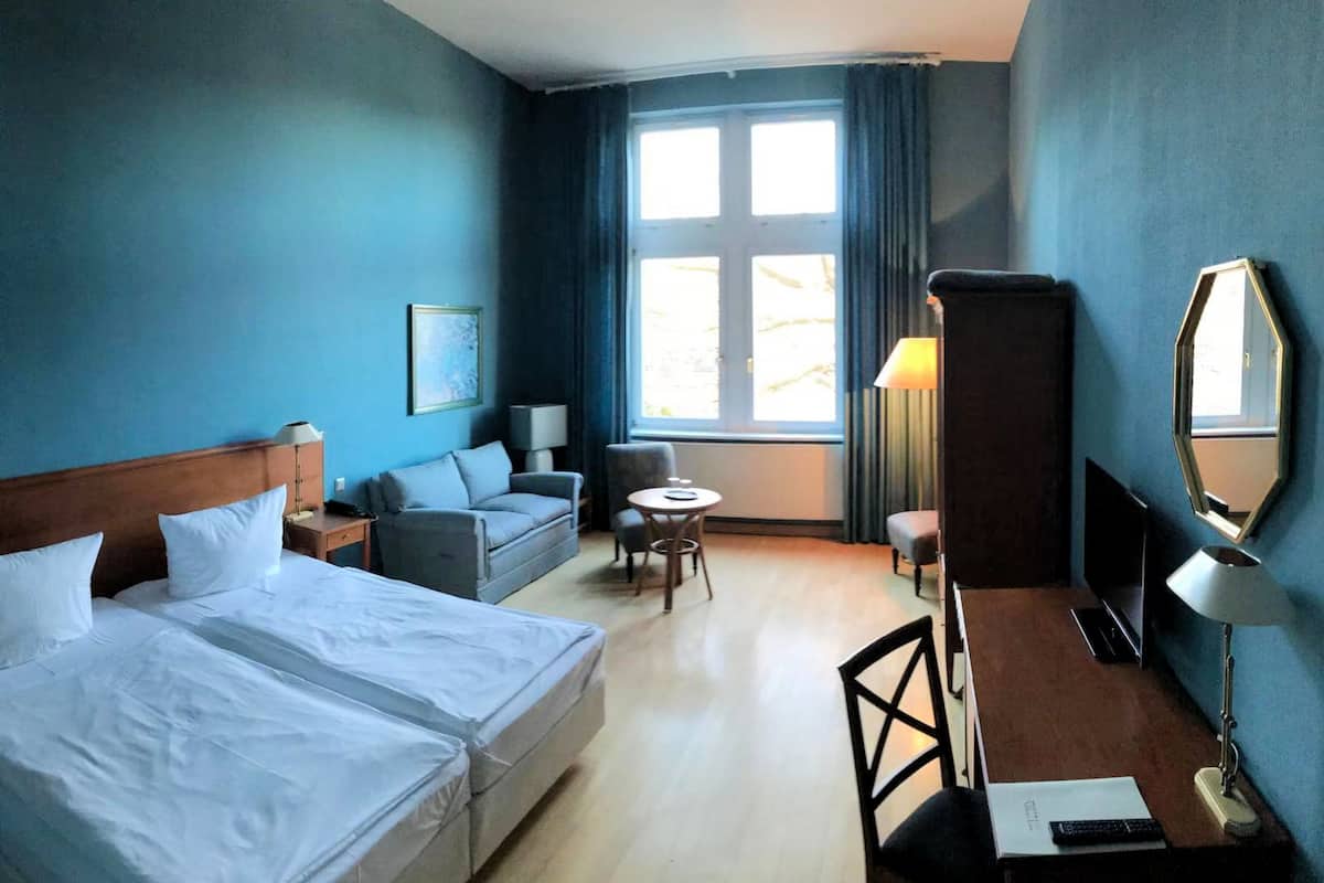 deluxe double room, garden view | 1 bedroom, premium bedding, individually decorated