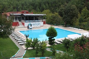 2 indoor pools, outdoor pool
