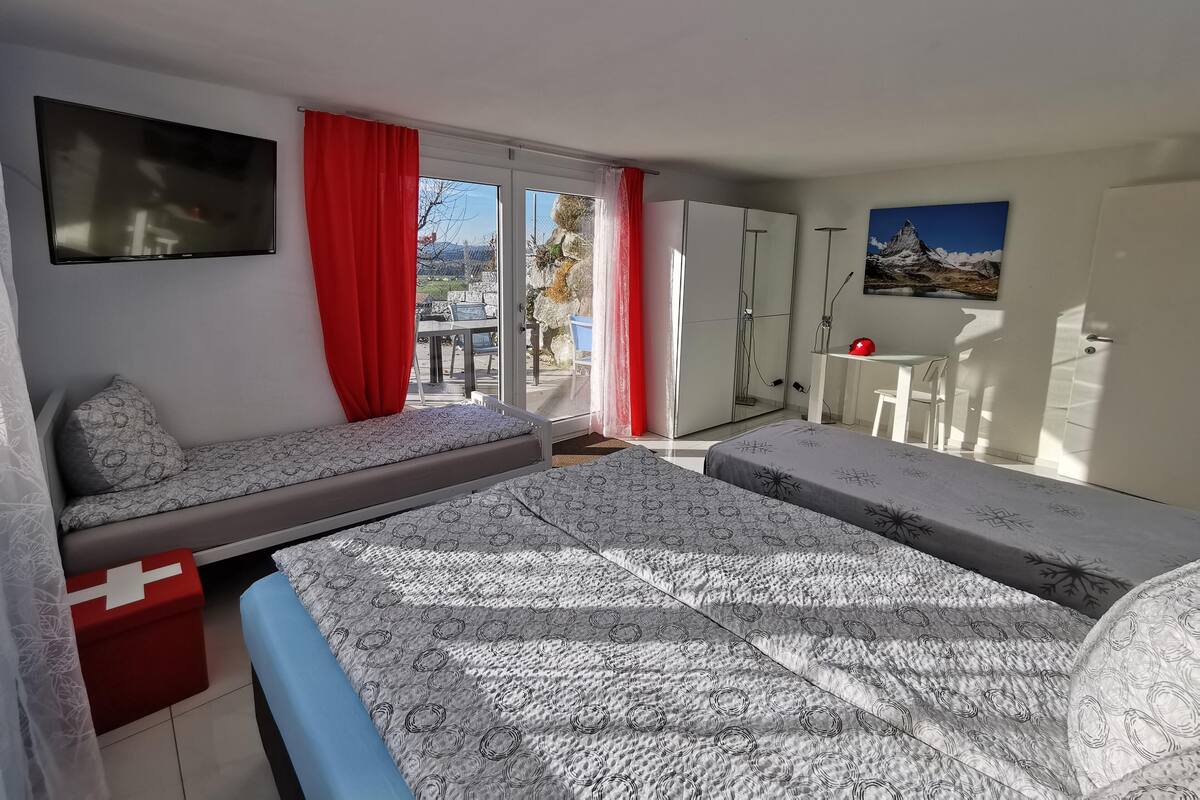 Departamento Confort | Ropa de cama de alta calidad, minibar, escritorio y insonorización 
