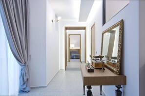 32-Zoll-Flachbildfernseher mit Digitalempfang, Fernseher, Bücher