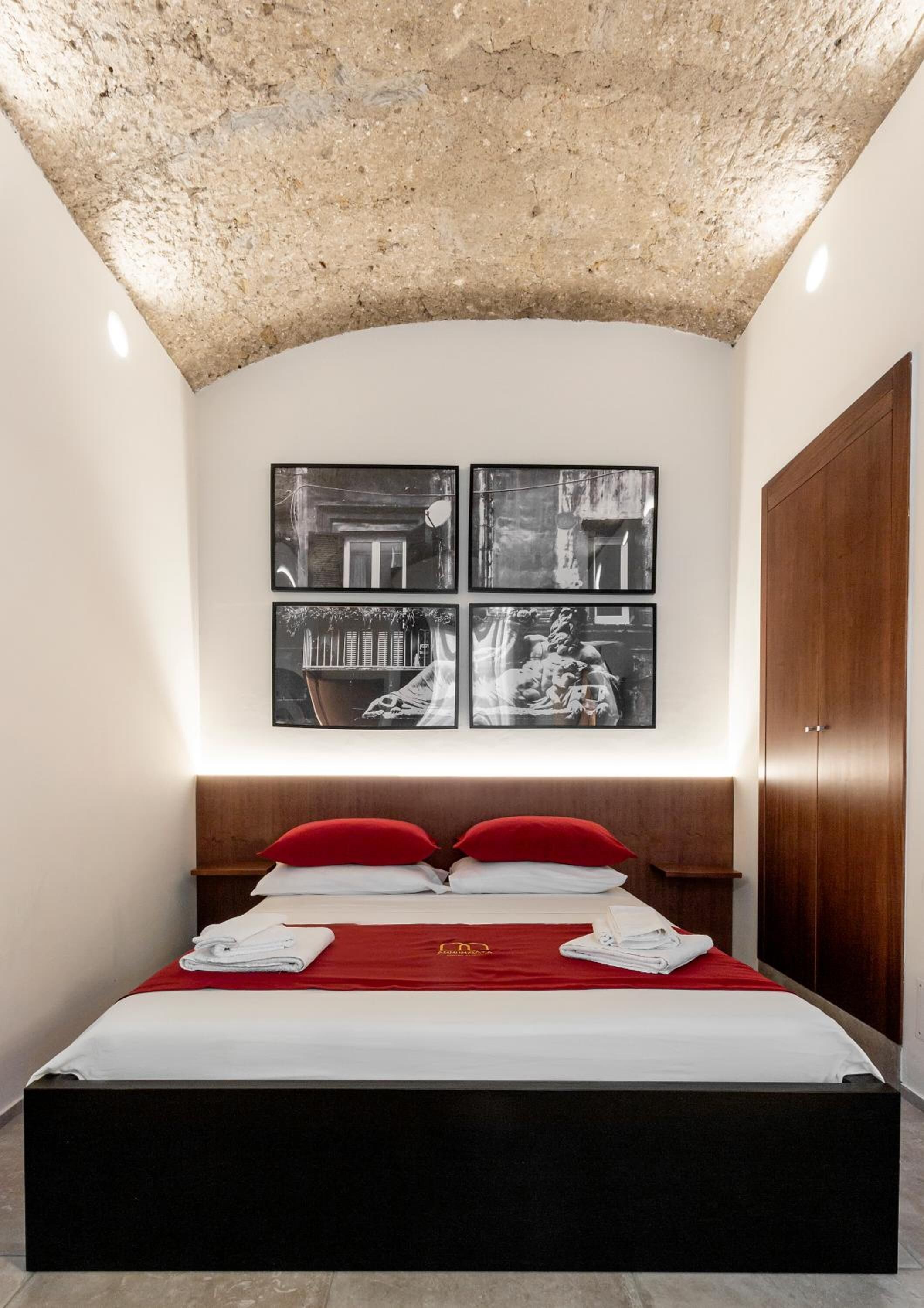 Luxe beddengoed, donsdekens, een minibar, een kluis op de kamer