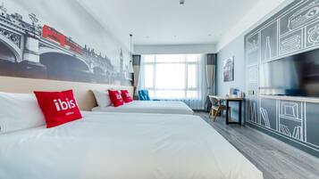 Family Room | Blackout drapes, soundproofing, iron/ironing board, free WiFi