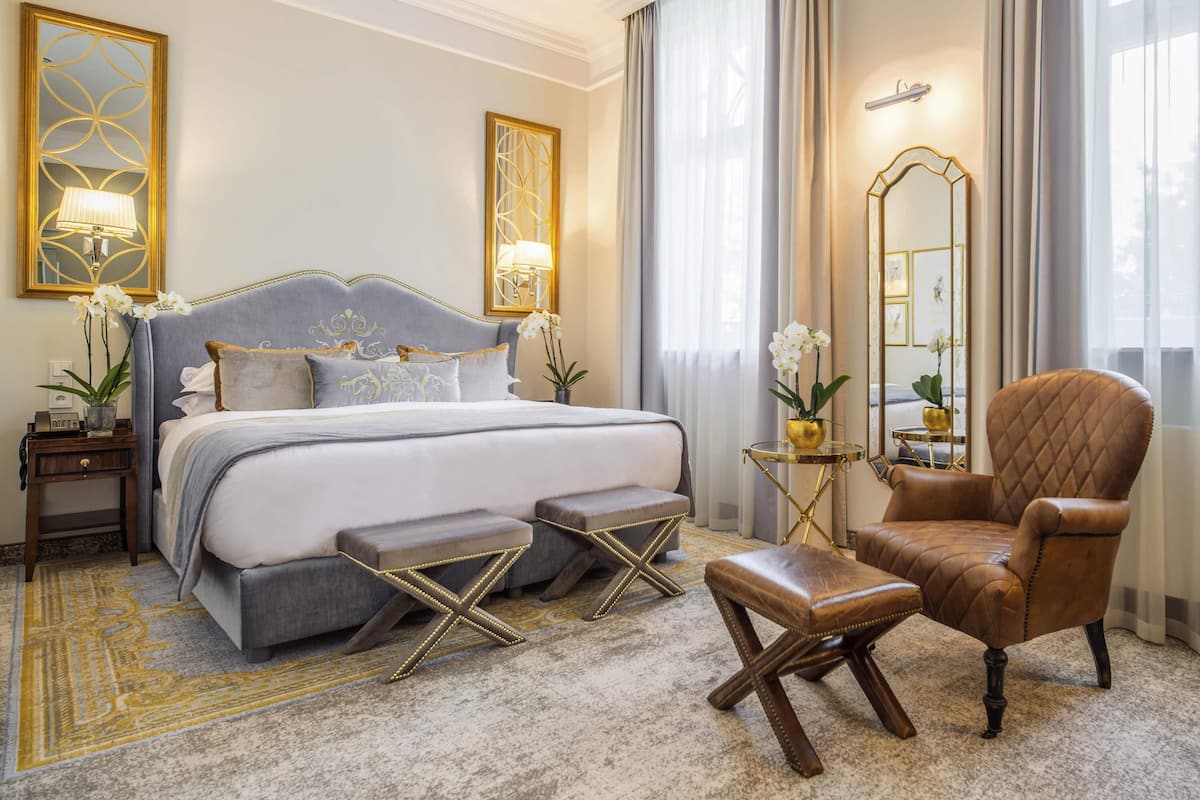 Deluxe Room, 1 King Bed