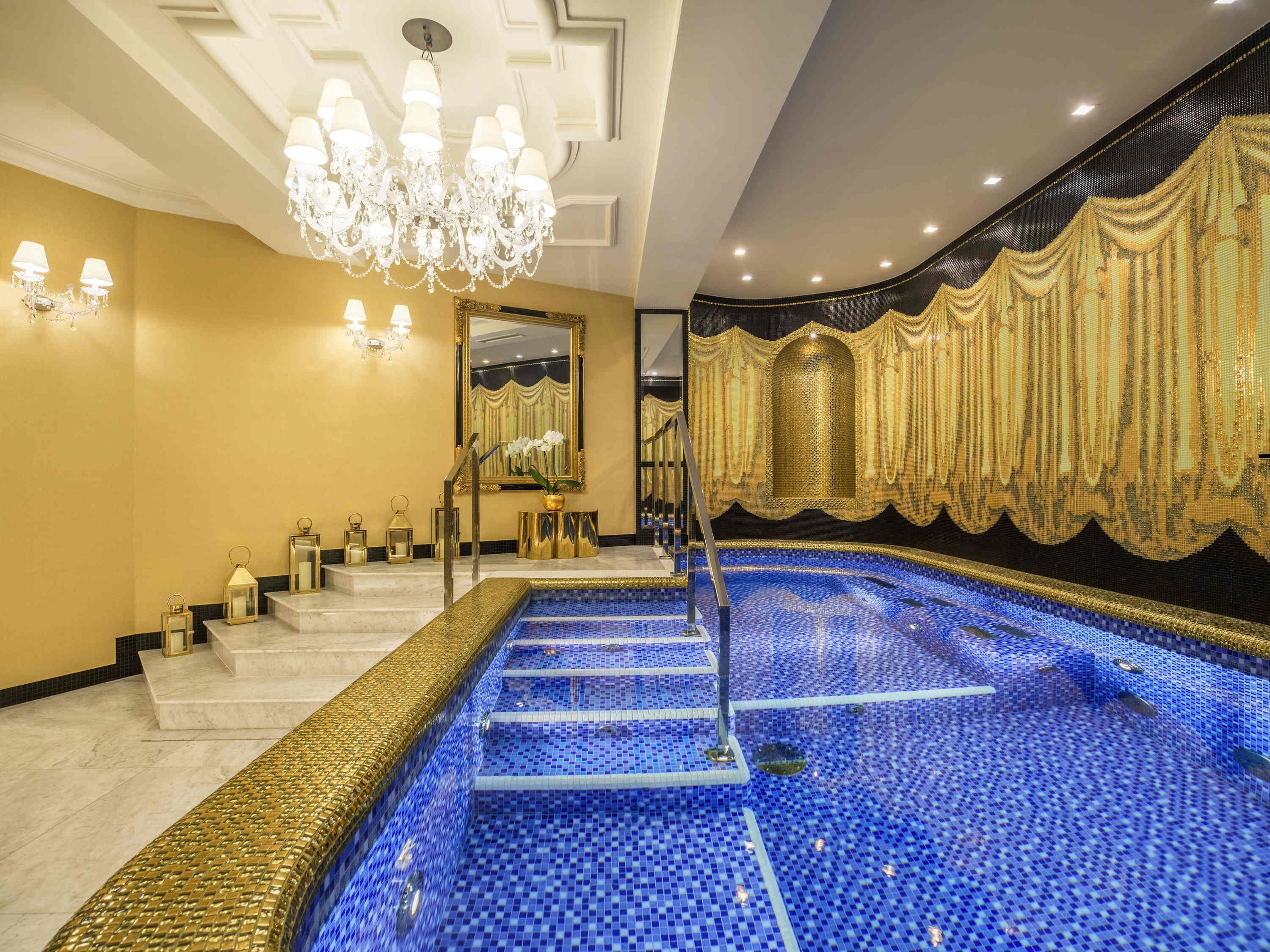 Piscine couverte