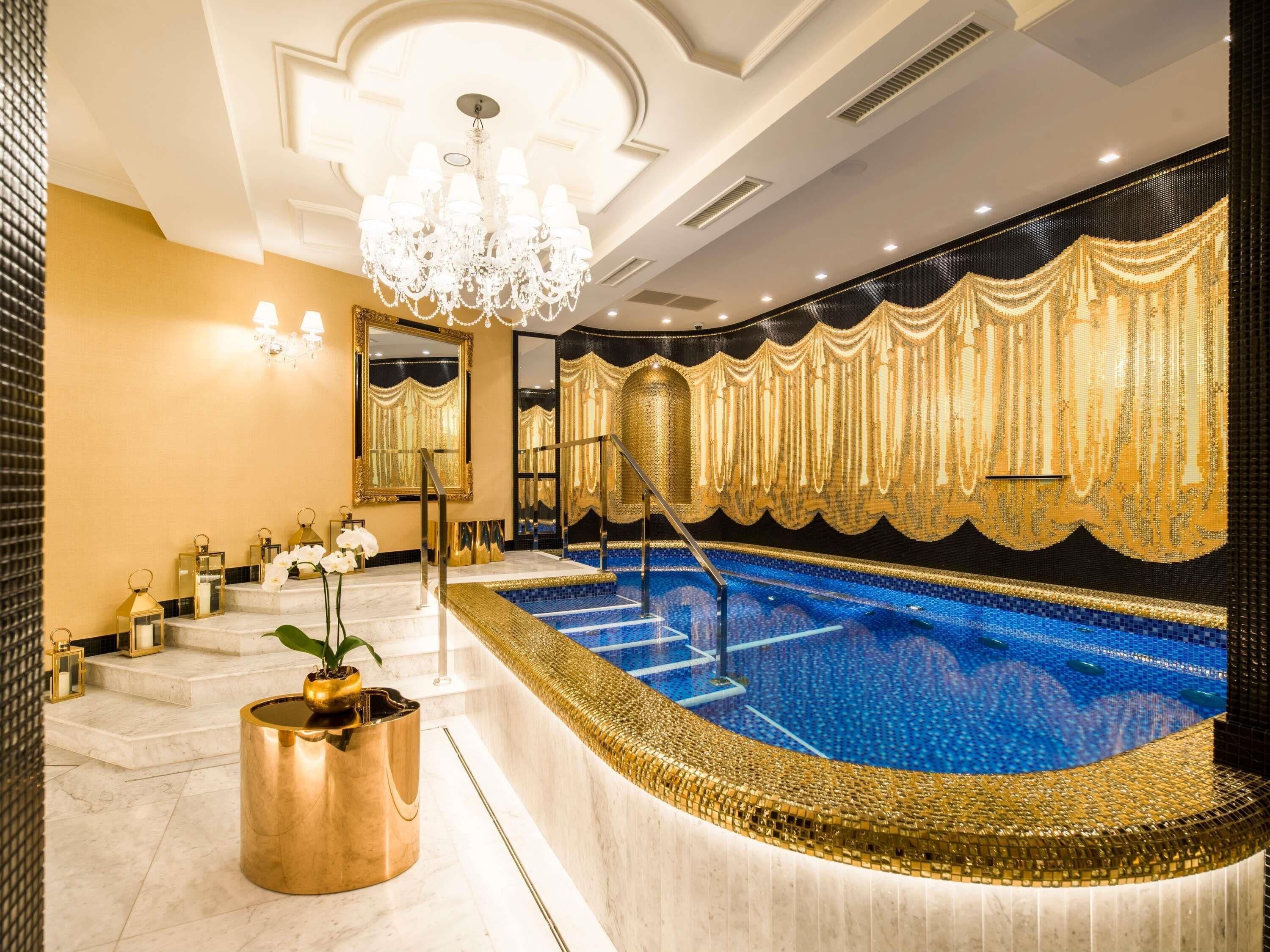Piscine couverte