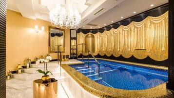 Piscine couverte