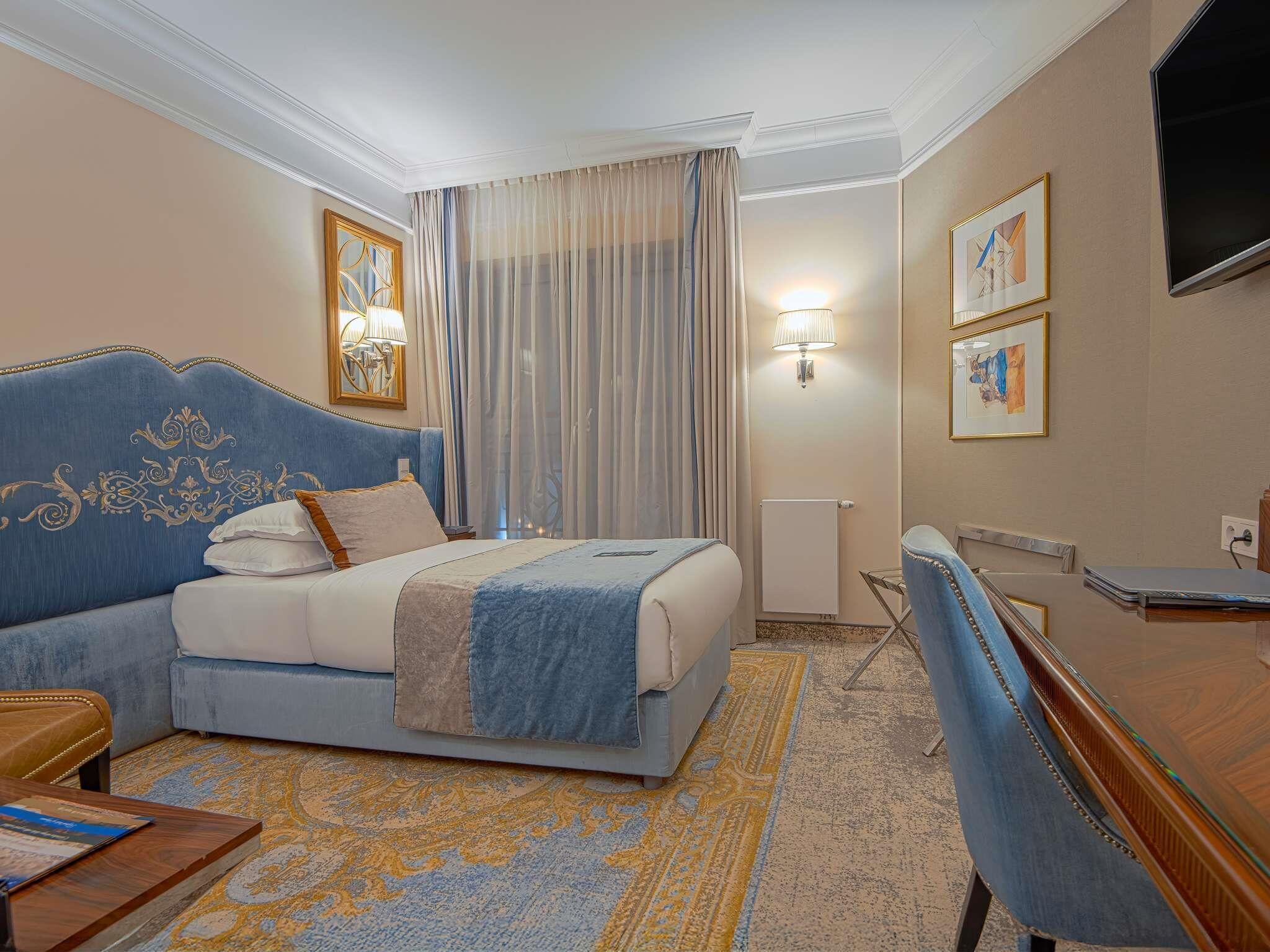 Minibar, in-room safe, desk, soundproofing