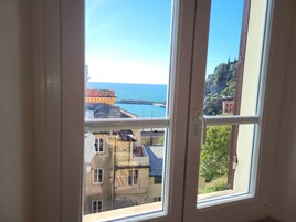 行政公寓, 3 间卧室 | 私人厨房 | 烤箱、炉灶、洗碗机、厨具/餐具