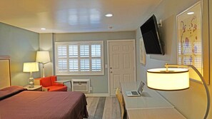 Room, 1 King Bed, Non Smoking | Premium bedding, free WiFi, bed sheets, wheelchair access - Del Mar Motel (Rosemead)