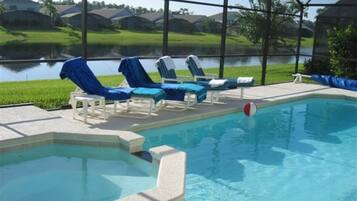 Villa | Outdoor pool