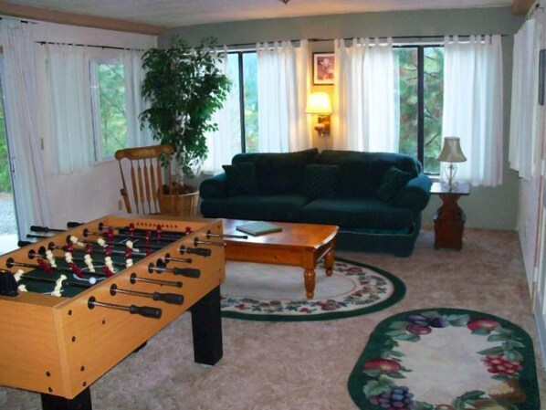 Ferienhaus (welcomes up to 29 guests) | Spielezimmer