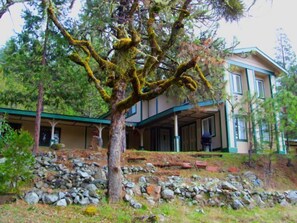 House (welcomes up to 29 guests) | Property grounds - The Kelly Mountain Lodge @ Cascade Ranch Holiday home 11 BestStayz.1 (Wolf Creek)