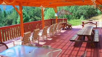 House (welcomes up to 29 guests) | Balcony