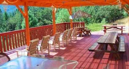 The Cascade Lodge Holiday home 12 BestStayz.1