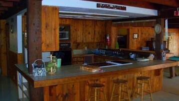 Casa (welcomes up to 29 guests) | Servicio a la habitación