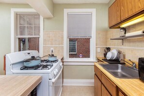 Private kitchen - Heart of Midtown Hideaway | Prime Location! Apartment 1 BestStayz.1 (Atlanta)