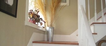 White Salmon Big Yellow House Holiday home 3 BestStayz.1