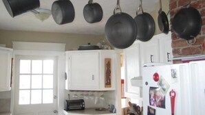 House | Private kitchen | Fridge, microwave, oven, stovetop - White Salmon Big Yellow House  Holiday home 3 BestStayz.1 (White Salmon)