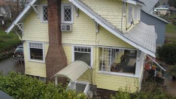 Apartment | Front of property