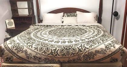 Spacious Private Guest Apt with private Entrance Holiday home 1 BestStayz.1