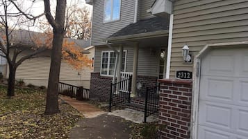 Rumah | Bagian depan properti