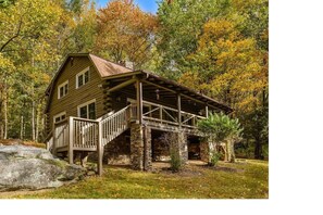 House | Front of property - Eagles Rest Lodge Holiday home 3 BestStayz.1 (Hendersonville)